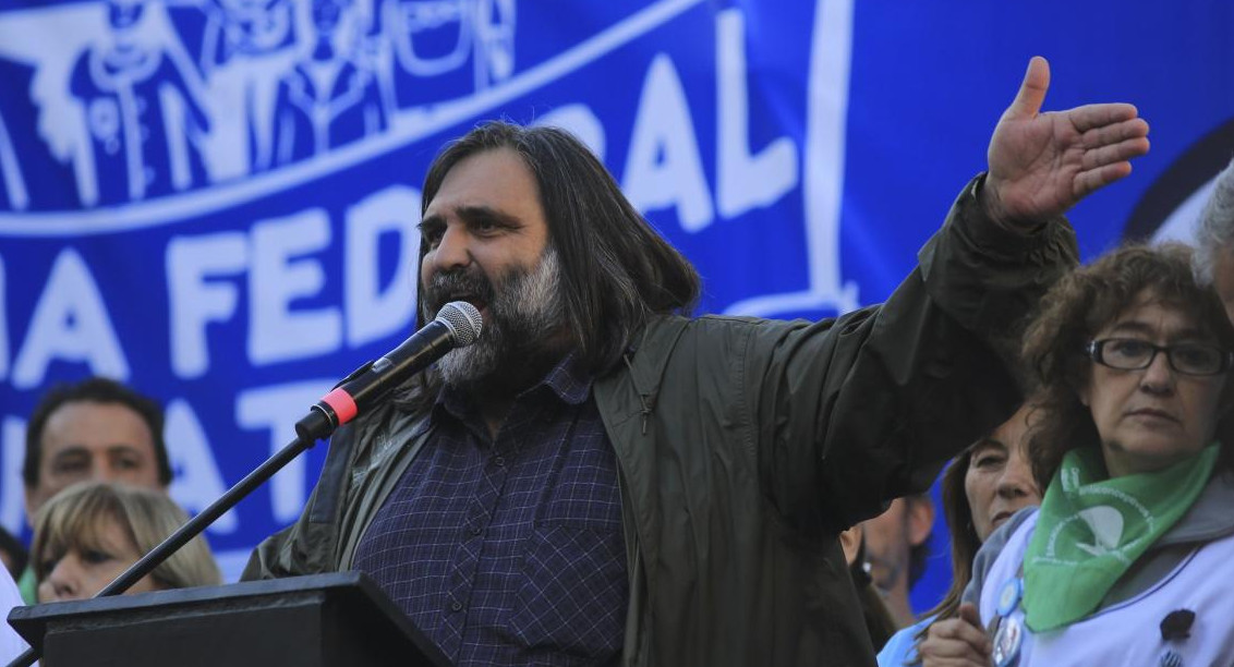 Roberto Baradel en marcha federal educativa - Plaza de Mayo - NA