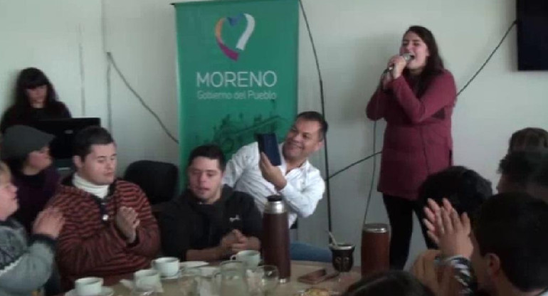 Municipalidad de Moreno, intendente con participantes del Torneo Bonaerense