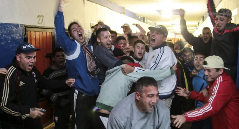 Presos viendo el Mundial en Unidad Penal número 9 de La Plata, NA