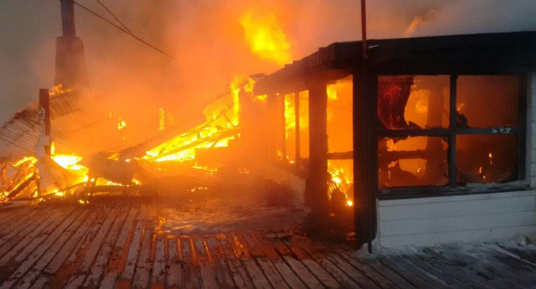 La Hoya - Centro de esquí incendio