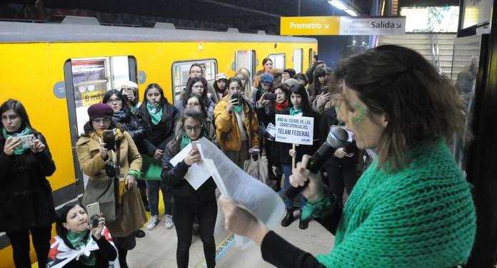 Aborto - Manifestación subte