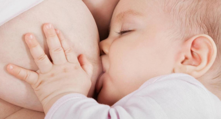 Lactancia materna: saludable para bebés y madres, disminuye riesgos de cáncer de mama