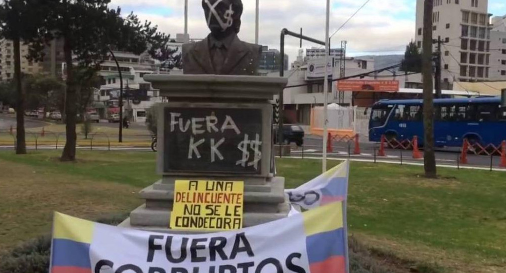 Néstor Kirchner - Busto Ecuador 