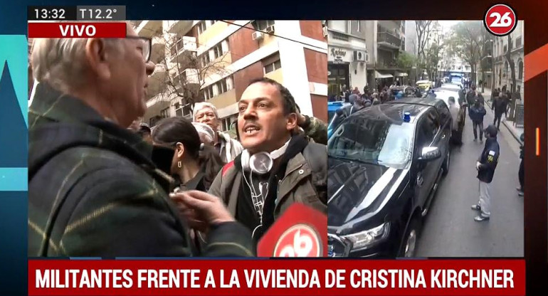 Pelea entre manifestantes K y opositores - Allanamiento a Cristina Kirchner