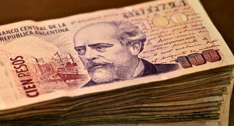 Billetes de pesos argentinos - Monedas - Dinero - Economía
