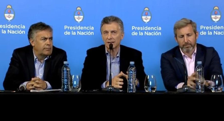 Conferencia de prensa de Macri en Mendoza
