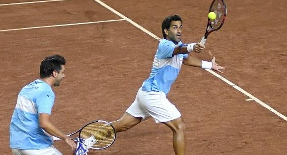 Horacio Zeballos y Machi González en dobles de Copa Davis