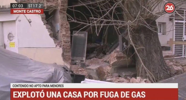 Explosión y derrumbe de una casa por escape de gas en Monte Castro (Canal 26)