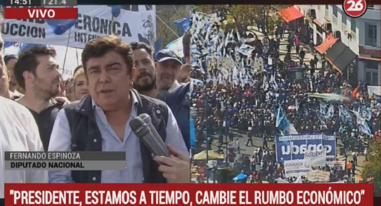 Marcha en Plaza de Mayo - Fernando Espinoza
