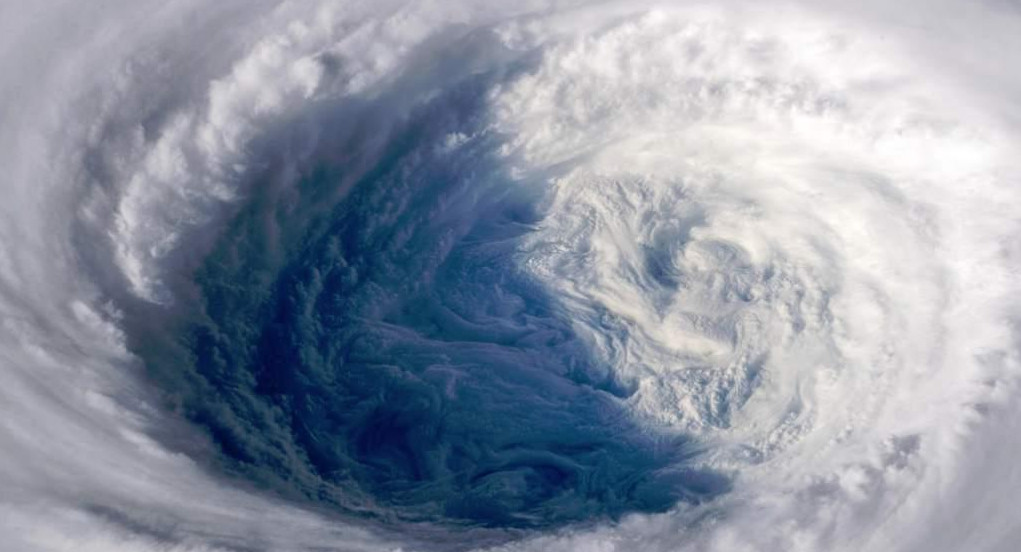 Impactantes imágenes del monstruoso tifón que se dirige a Japón