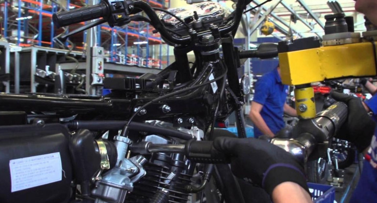 Fábrica de motos - economía argentina