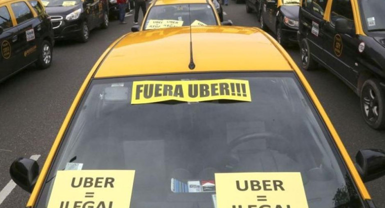 Protesta contra Uber, taxis, reclamo