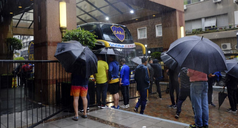 Boca: Hotel Intercontinental tras conocerse la suspensión del partido por la final de la Copa Libertadores, NA