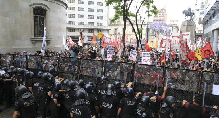 Protestas - Legislatura Porteña Agencia NA