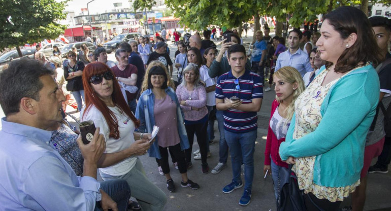 Sergio Massa y Malena Galmarini en acto contra la violencia machista en Moreno