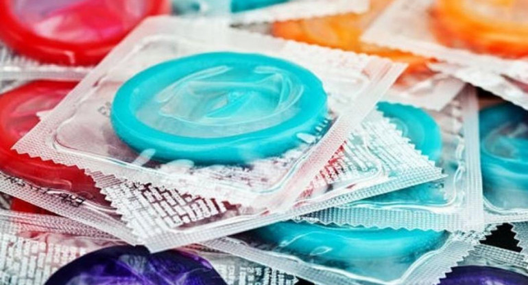 Francia reembolsará preservativos bajo receta médica para luchar contra el sida