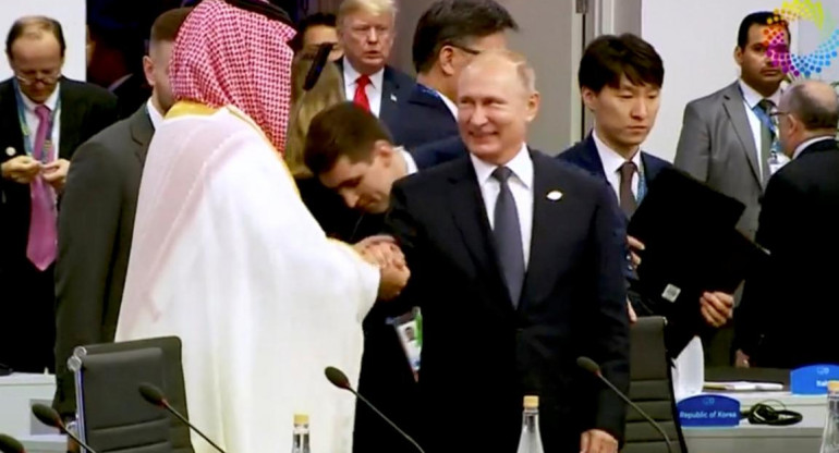 Vladimir Putin y Mohammed bin Salman - Cumbre G20 (Reuters)