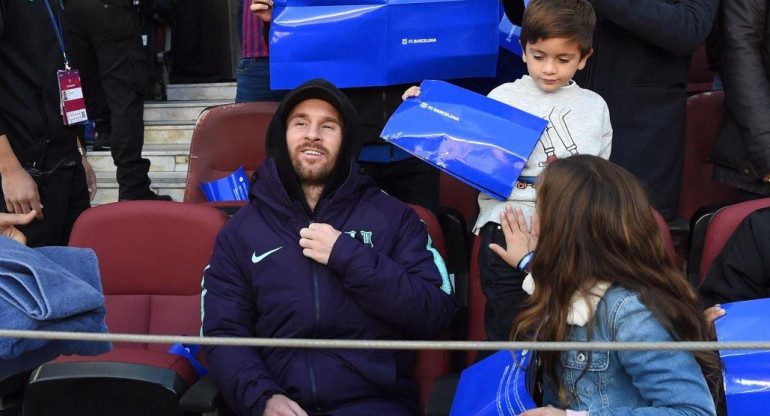 Messi en la tribuna del Barcelona