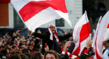 Histórico banderazo de River en España por la Superfinal, Reuters