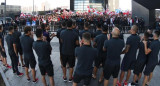 Jugadores de River agradecen apoyo de hinchas en hotel de Madrid