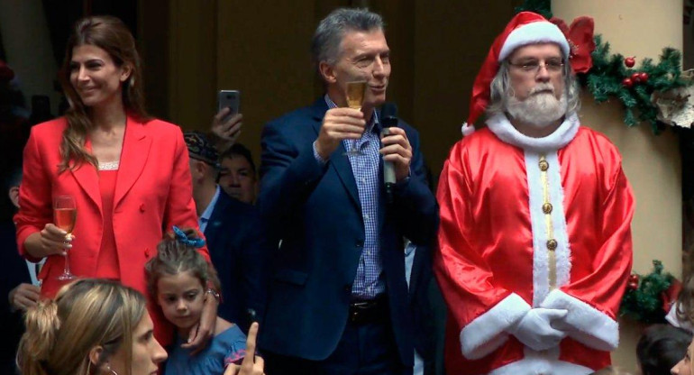 Mauricio Macri, Juliana Awada y Papá Noel