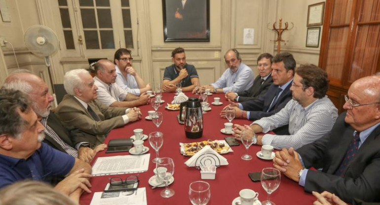 Sergio Massa y las autoridades de la Sociedad Científica Argentina (SCA), Frente Renovador