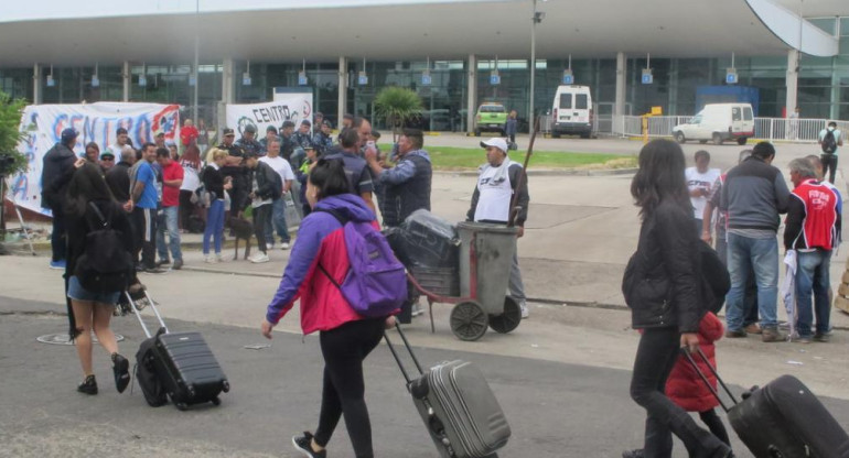 Protesta de maleteros en Mar del Plata