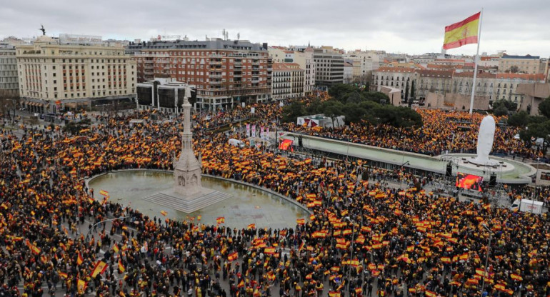 Multitudinaria marcha en España contra gobierno español - Foto Reuters