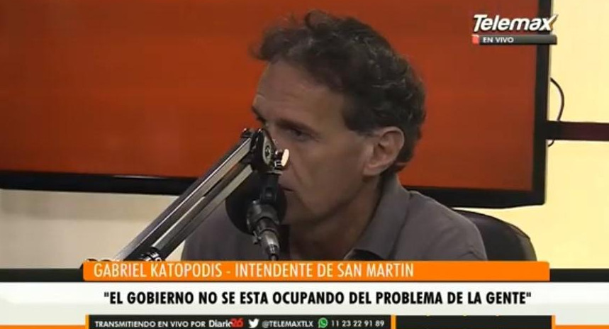 Gabriel Katopodis junto a Paulino Rodrigues en Radio Latina