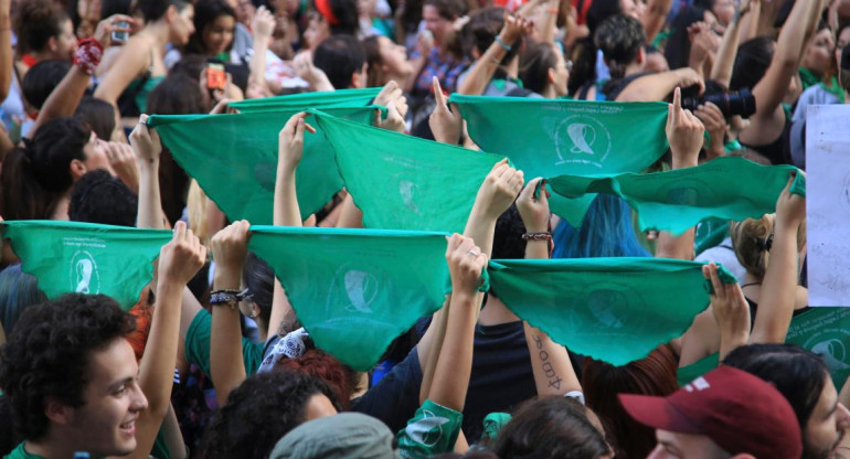 Pañuelazo verde por el aborto legal frente al Congreso