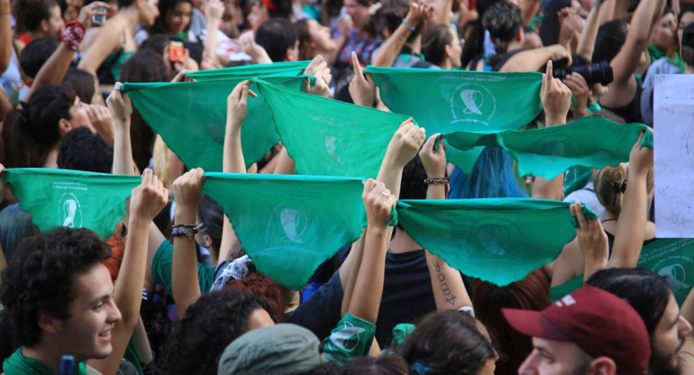 Pañuelazo verde por el aborto legal frente al Congreso