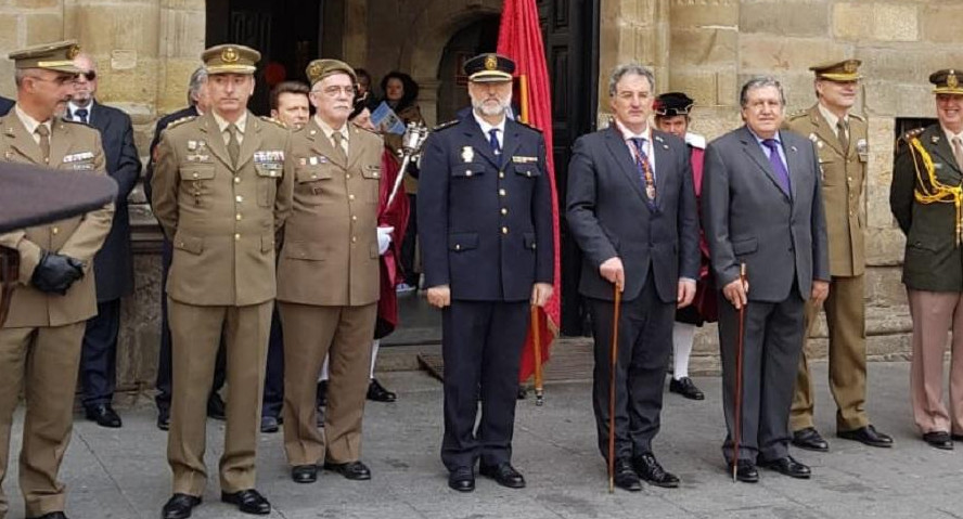Homenaje al Batallón de Buenos Aires, Ramón Puerta, España