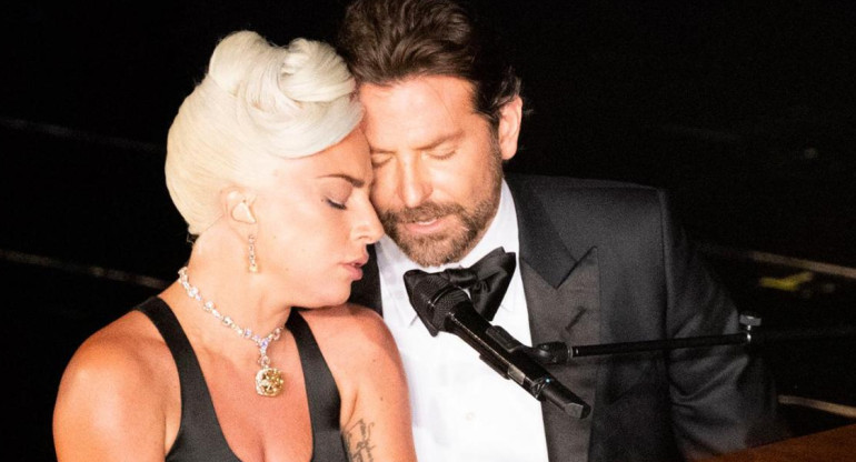 Lady Gaga - Bradley Cooper Entrega Oscar