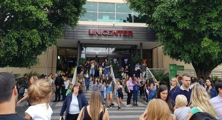Evacuación del shopping Unicenter por amenaza de bomba