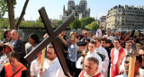 Vía Crucis en la catedral de Notre Dame (Reuters)