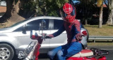 Spiderwest: el Hombre Araña de zona oeste que alegra a los chicos