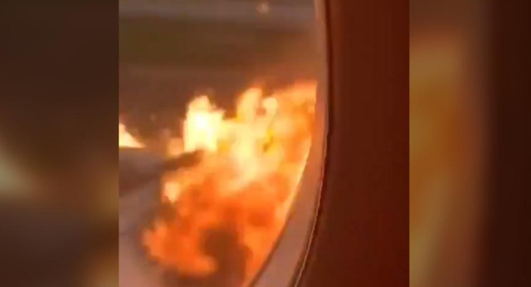 Tragedia aérea en Moscú: impactante video desde adentro del avión	