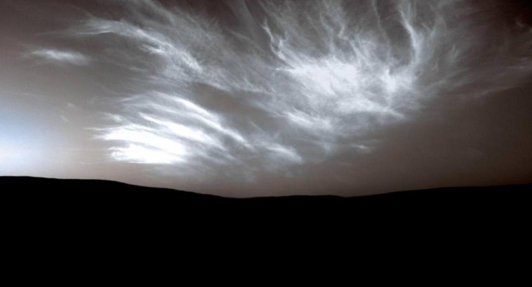 Así se ven las impactanctes nubes en el cielo de Marte