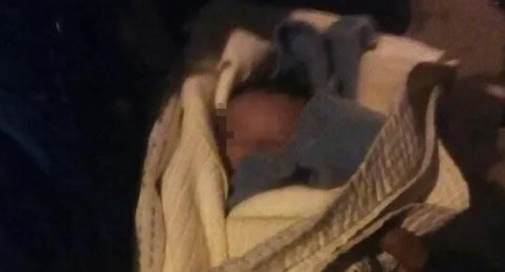 Bebé encontrado en una caja en Merlo