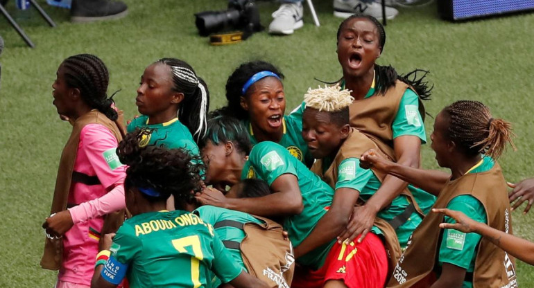Mundial Femenino 2019: Festejo de Camerún ante Nueva Zelanda (Reuters)