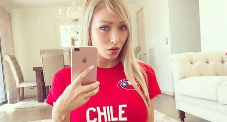 Daniella Chavez - hincha Chile