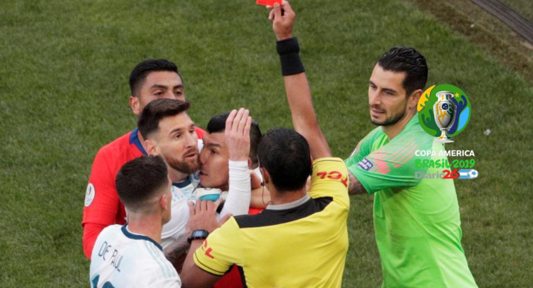 Expulsión de Messi contra Chile en Copa América, fútbol, deportes, Reuters, Diario 26