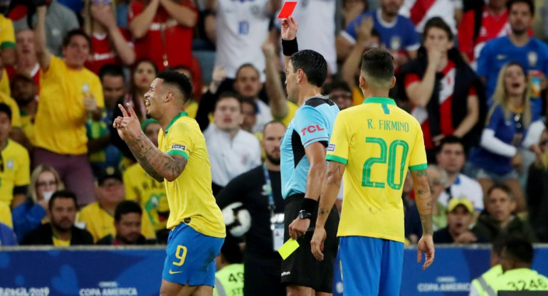 Amonestado y expulsado Gabriel Jesús, Brasil vs Perú - Copa América Reuters
