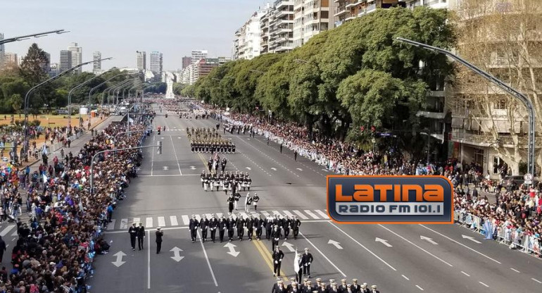 Desfile Patrio - Radio Latina
