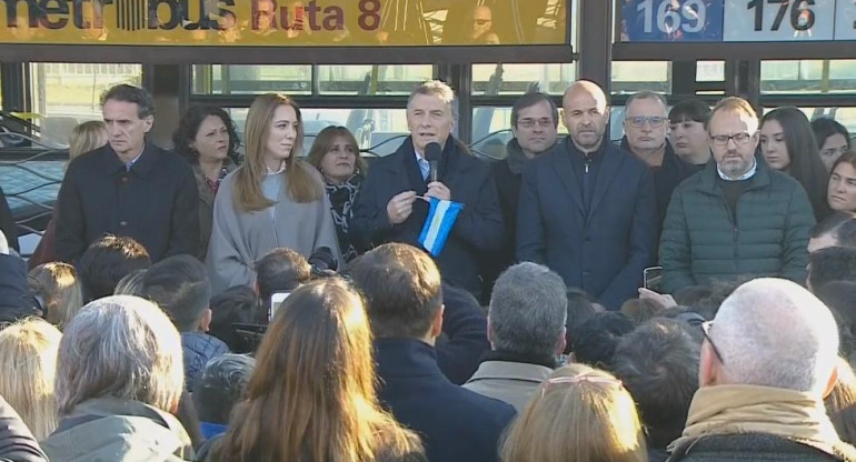 Mauricio Macri y Mauricio Eugenia Vidal inauguraron Metrobus San Martín