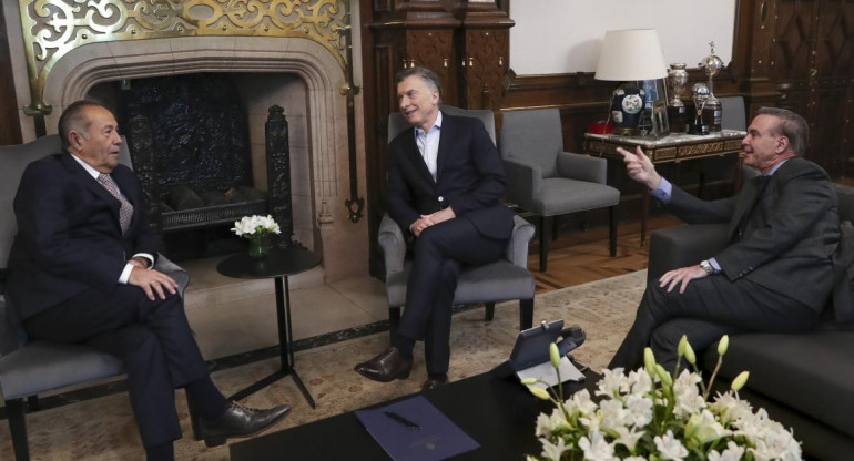 Mauricio Macri y Miguel Angel Pichetto, recibieron hoy en Casa Rosada al senador Adolfo Rodríguez Saá, NA