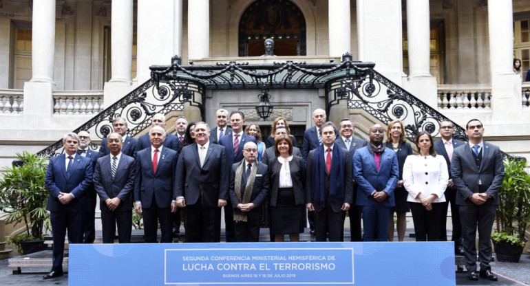 Cancilleres y diplomáticos en el Palacio San Martín, Agencia NA