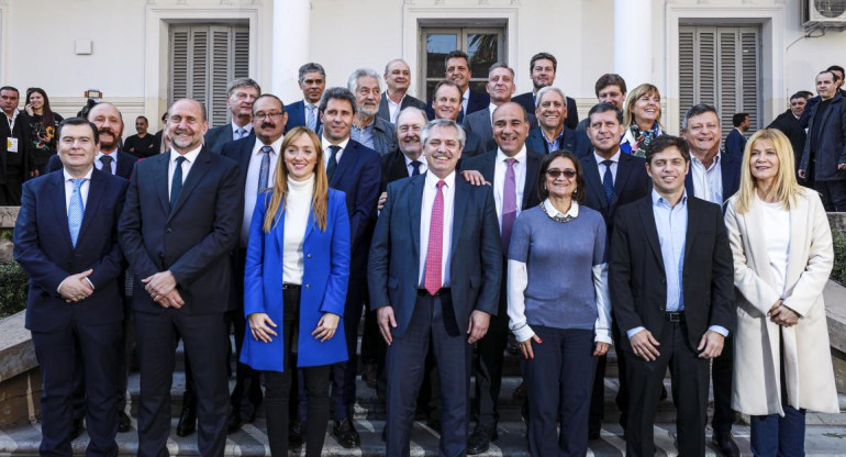 Alberto Fernández, firma de acta de compromiso federal, Rosario, elecciones 2019	