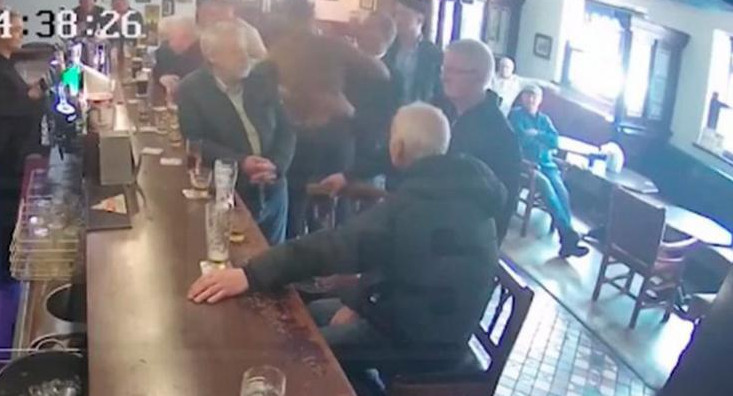 Agresión de Conor Mc Gregor en un bar de Dublin