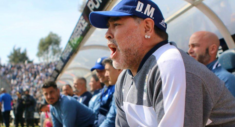 Diego Maradona, Gimnasia vs Racing